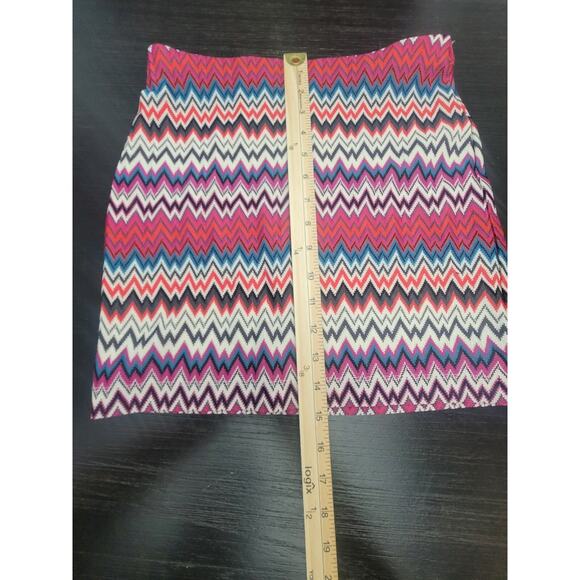 Womens Express Skirt Size XS Bodycon Multicolored Chevron Knit Mini - Picture 9 of 10